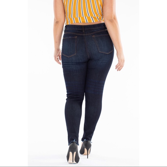 ⭐️last pair ⭐️kancan plus skinny button fly jeans - Picture 3 of 6